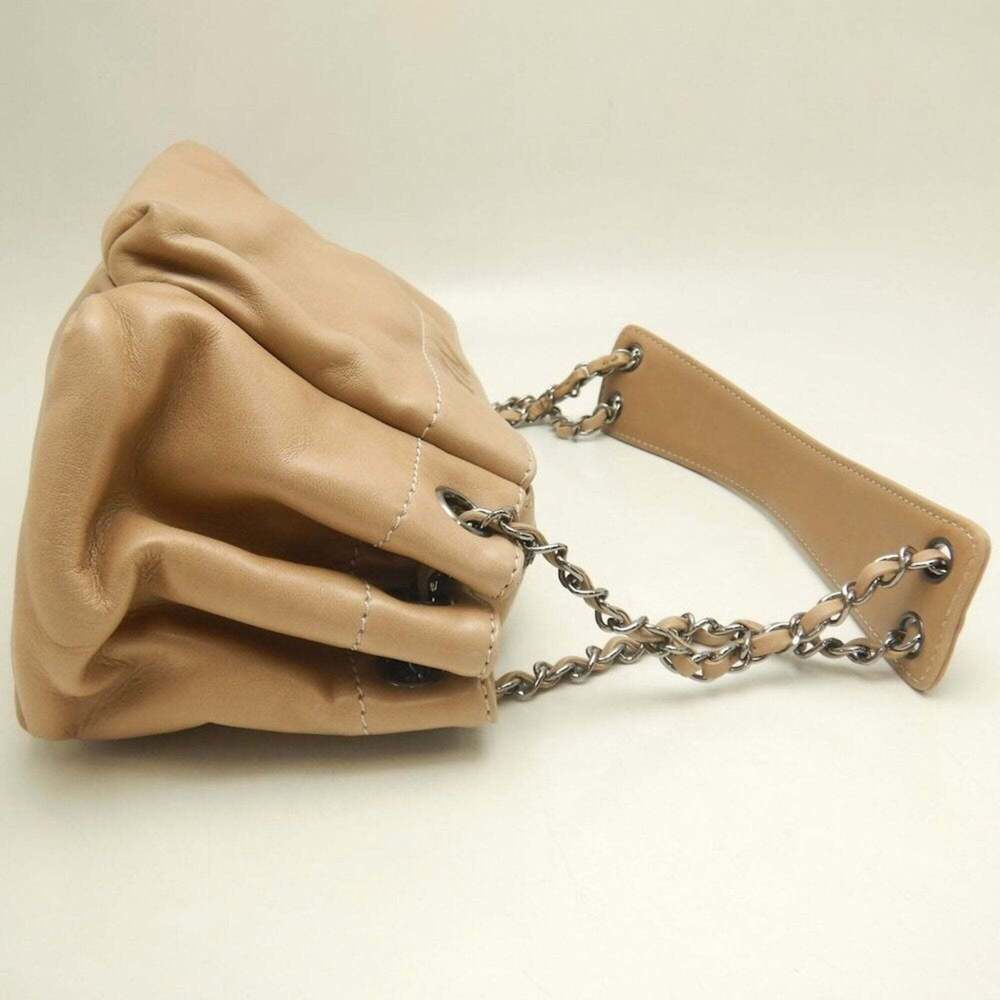 CHANEL Cream Lambskin Leather Shoulder Bag - Picture 7 of 16